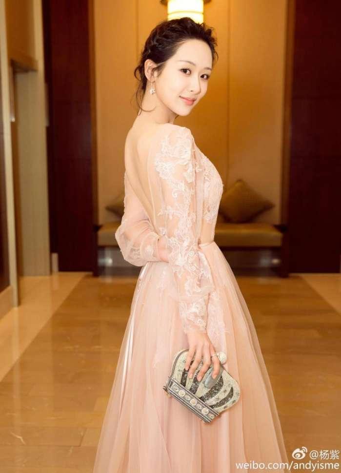 酒店 明星是谁,揭秘入住明星背后的璀璨人生