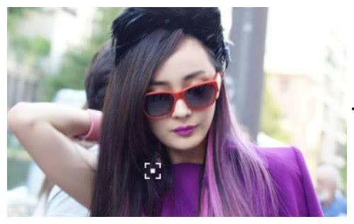 紫色头发的女明星,揭秘紫色头发女明星的独特魅力