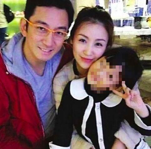 四十岁的明星结婚,开启人生新篇章