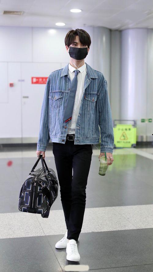 帅气男明星穿搭,帅气男明星穿搭解析与灵感借鉴