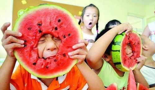 三个吃瓜角色,揭秘娱乐圈幕后风云